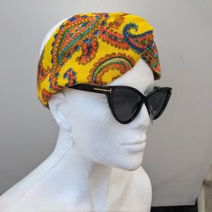 Large cat-eye sunglasses